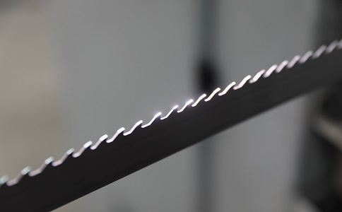 神农架双金属带锯条产生切削噪音的原因具体有哪些？